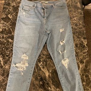 Levi’s distressed cropped skinny jeans size 16W